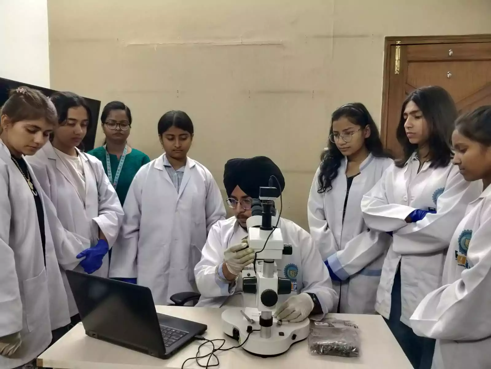 Stereozoom Microscope